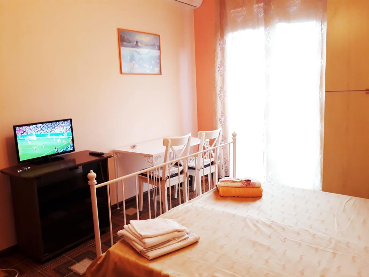 Stella Marina Bed and Breakfast Giardini Naxos Exteriör bild